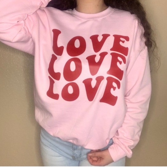 Love Pink Sweatshirt Valentine’s Day Crewneck Sweater Trendy NEW - Picture 2 of 4